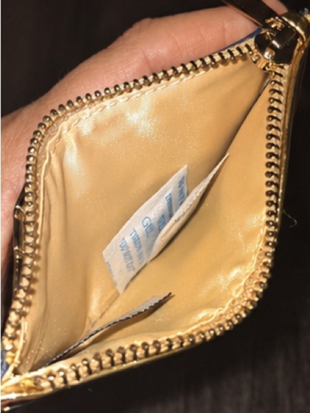 Tote & Wallet - Picture 11 of 12